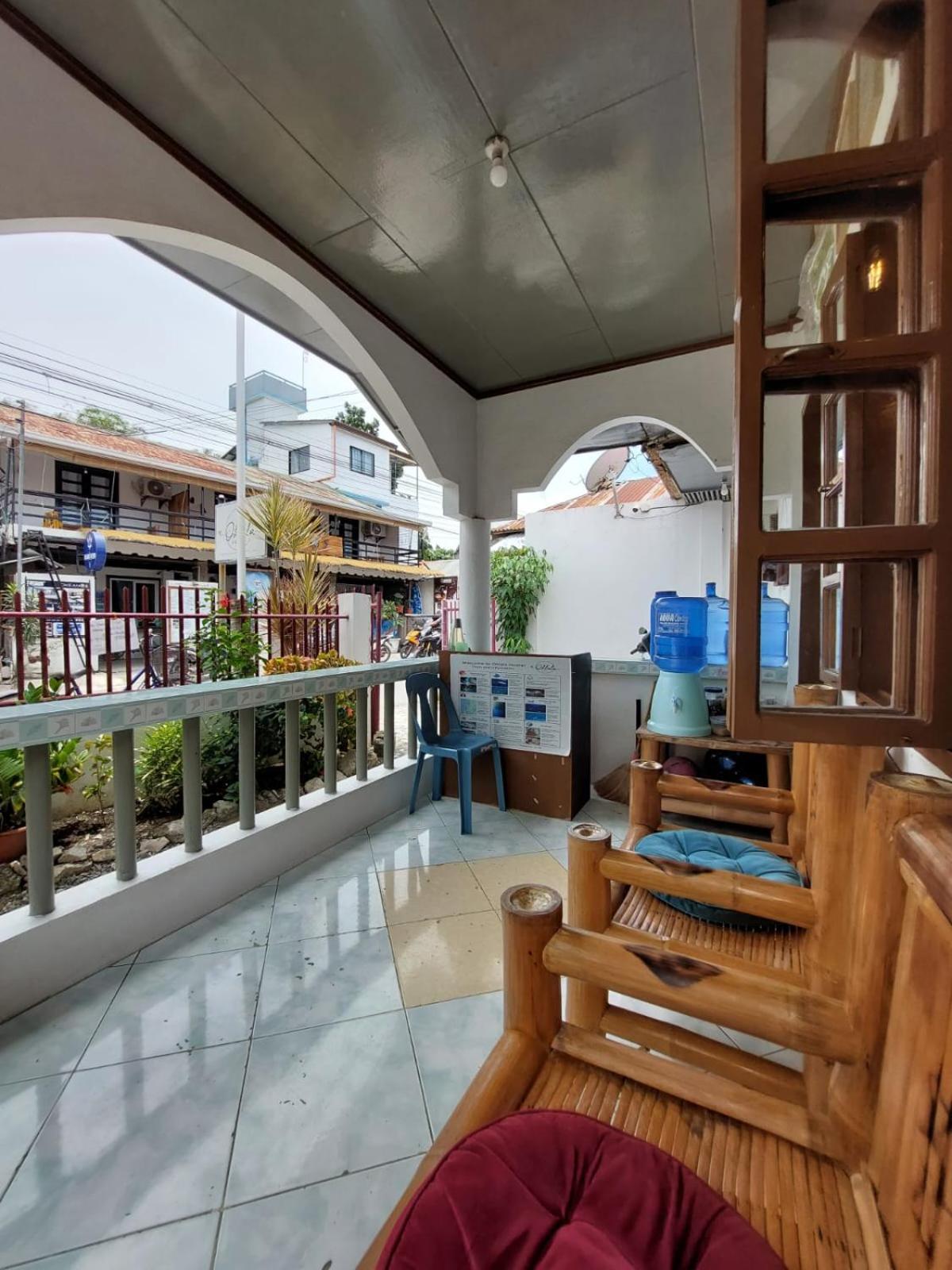 Ohlala Hostel Moalboal Exterior photo
