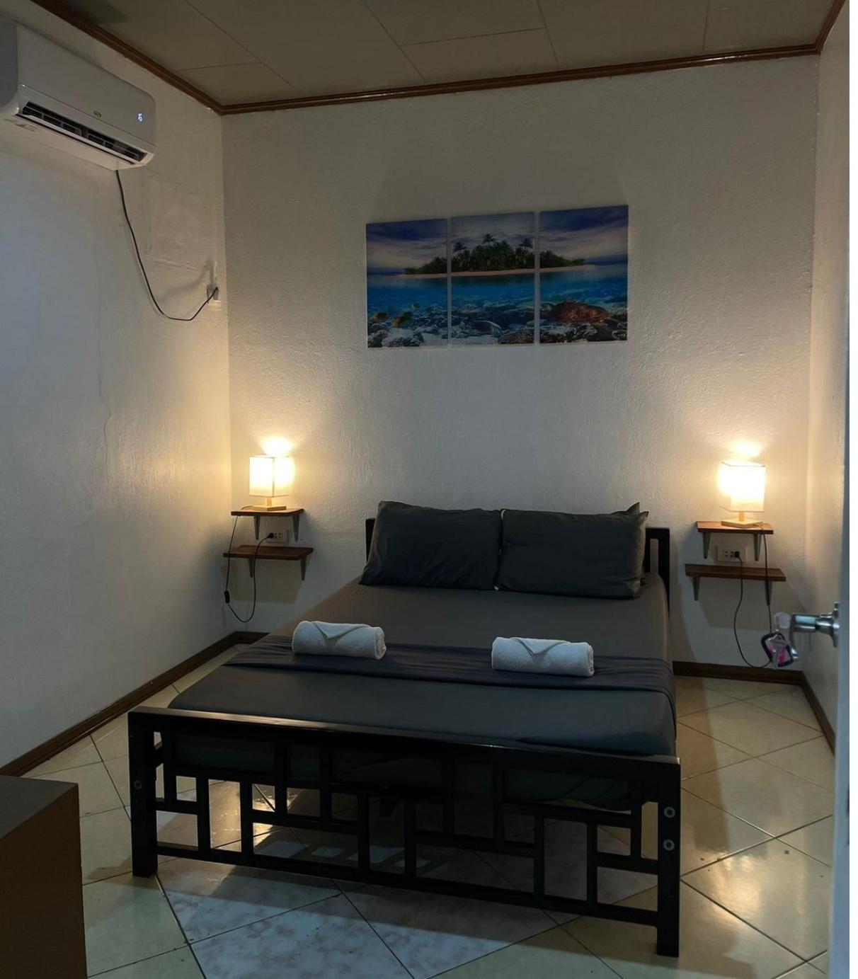 Ohlala Hostel Moalboal Exterior photo